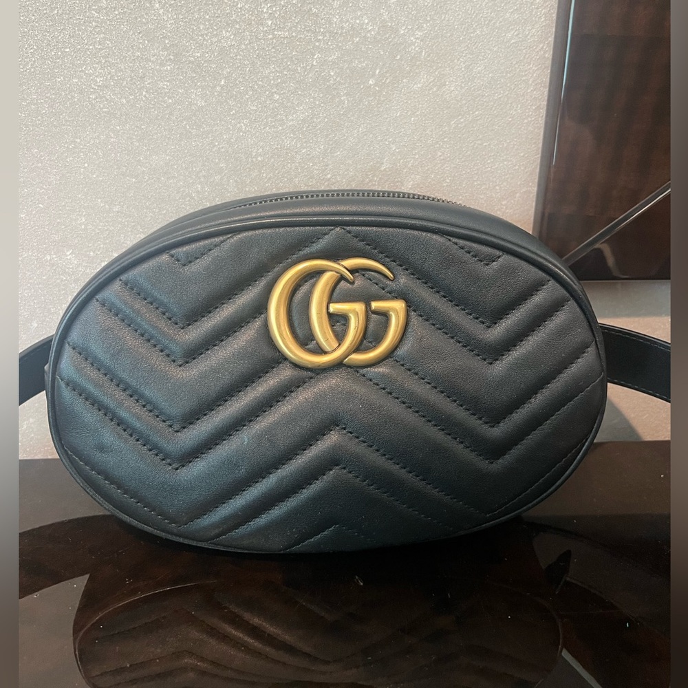 GUCCI 
Calfskin Matelasse GG Marmont Belt Bag 75 30 Black